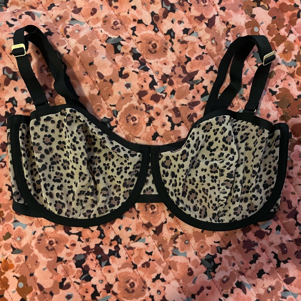 CUUP Balconette Bra Size 34F Like New!